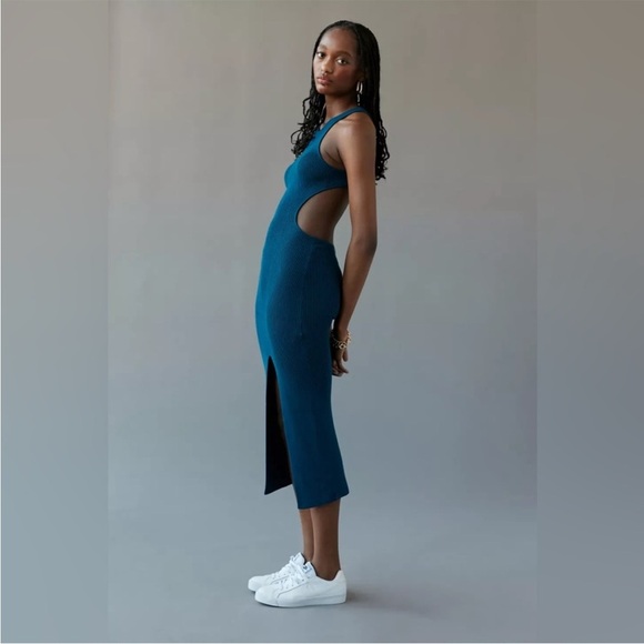 Urban Outfitters Ora Sweater Cut Out Midi Dress - Picture 2 of 8